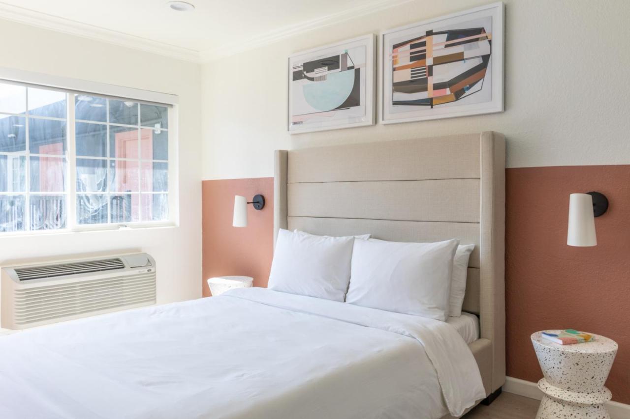 Signature Motel 2*